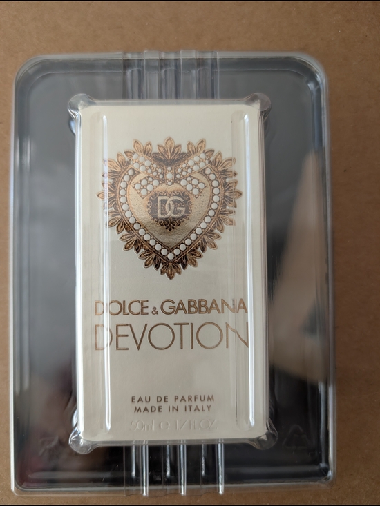 Dolce & Gabbana Other - Dolce & Gabbana Devotion Perfume Box in Cream with Gold Accents
